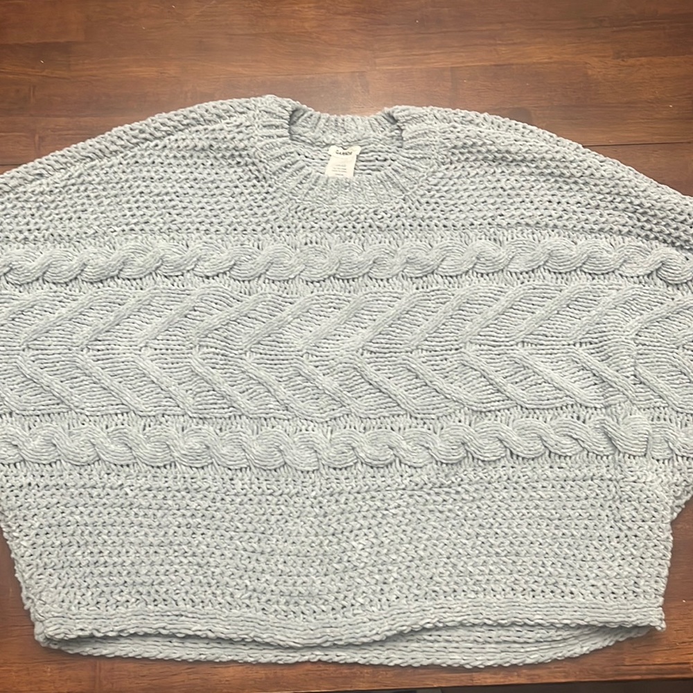 Cropped blue sweater